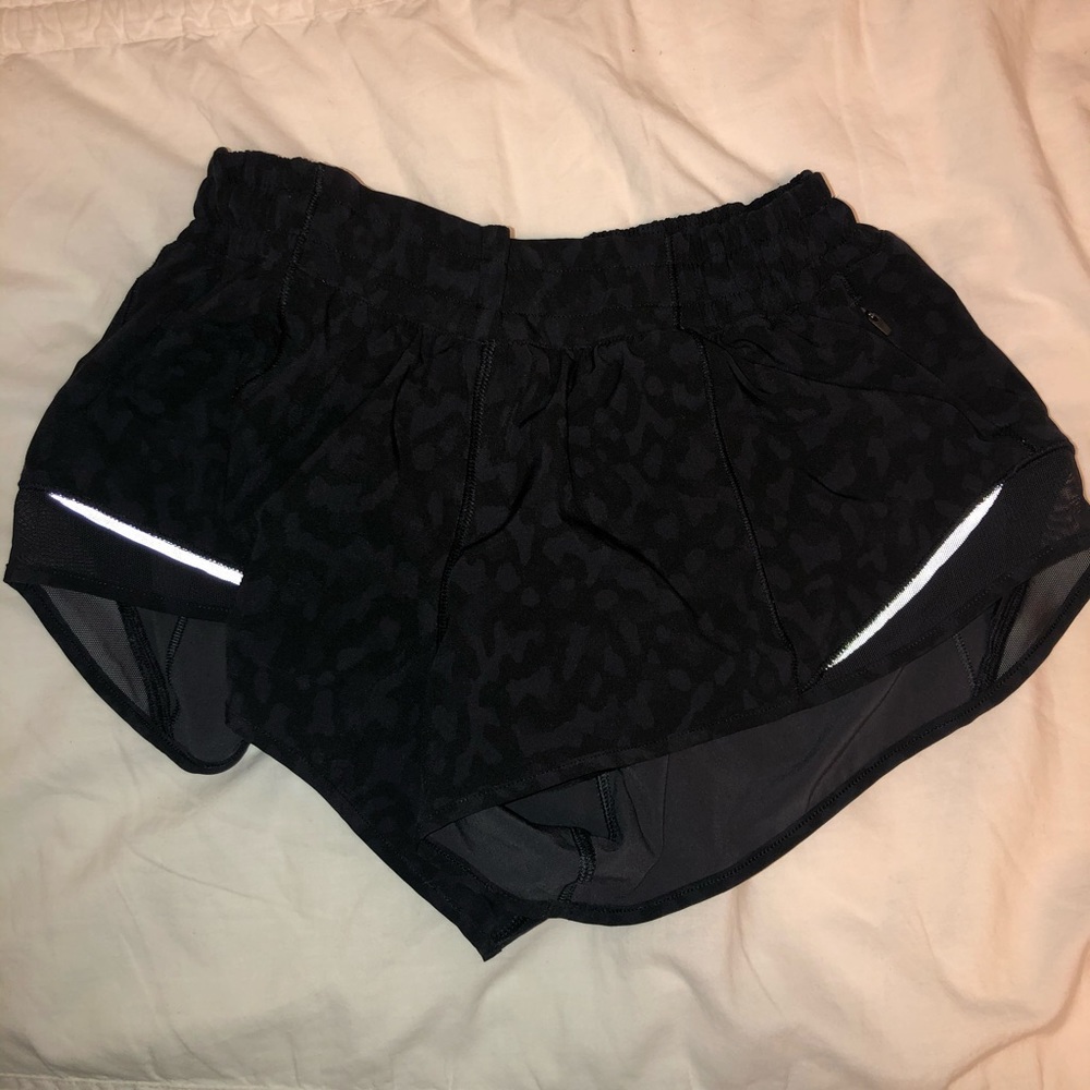 LULULEMON hotty hot short black leopard print